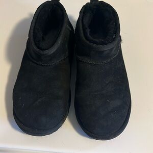 Ugh booties size 5